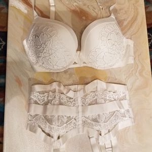 34D Victoria's Secret Very Sexy Bra & Waist Cinch
